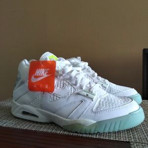Nike Air Tech Challenge
